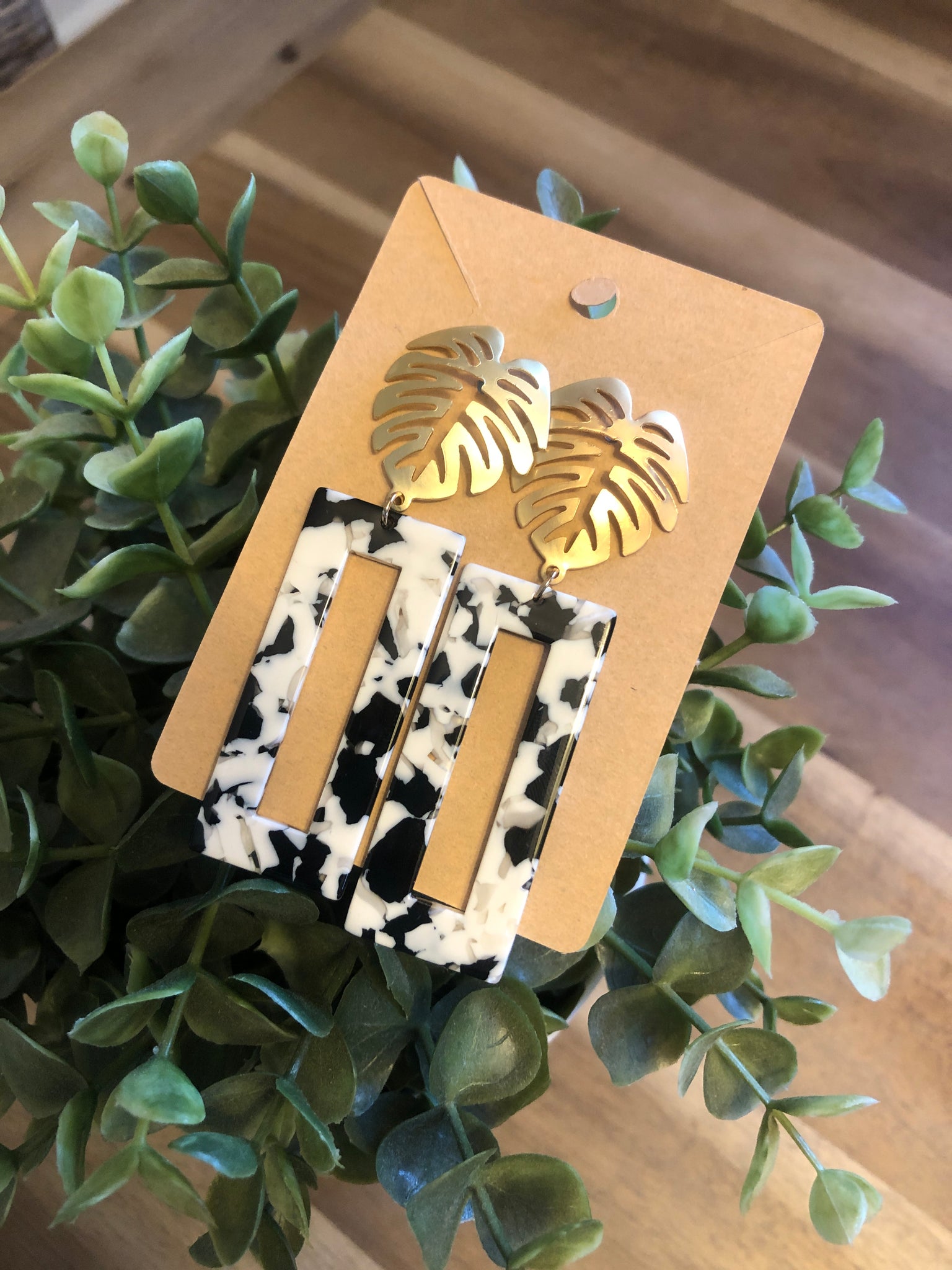 Gold Monstera hanging Earrings